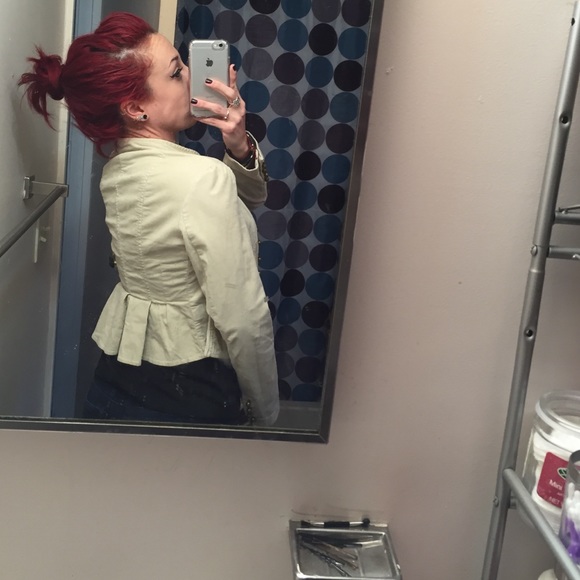 ❌DONATED❌GAP corduroy crop jacket military buttons - Picture 4 of 7