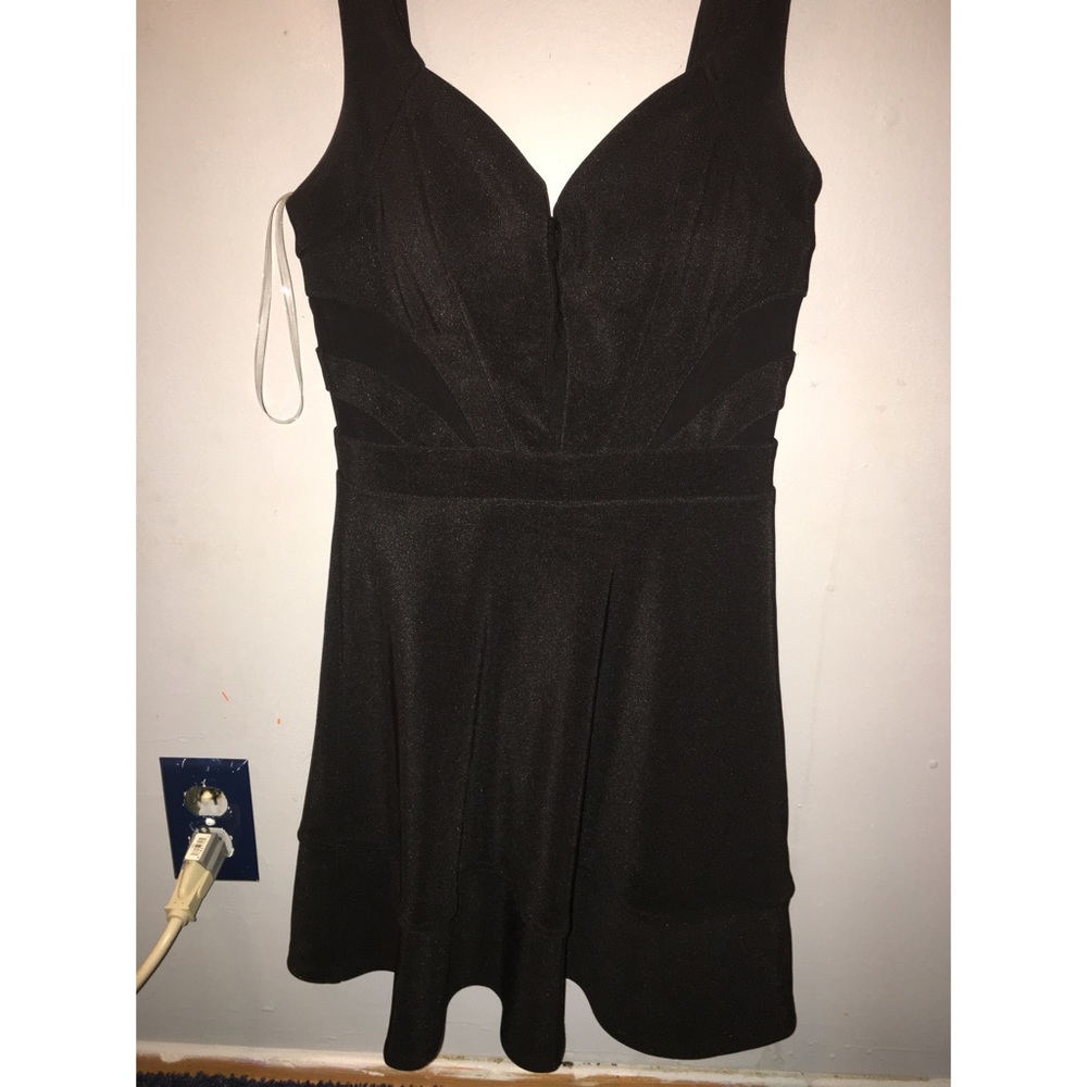 Short Black dress (ONLY WORN ONCE)