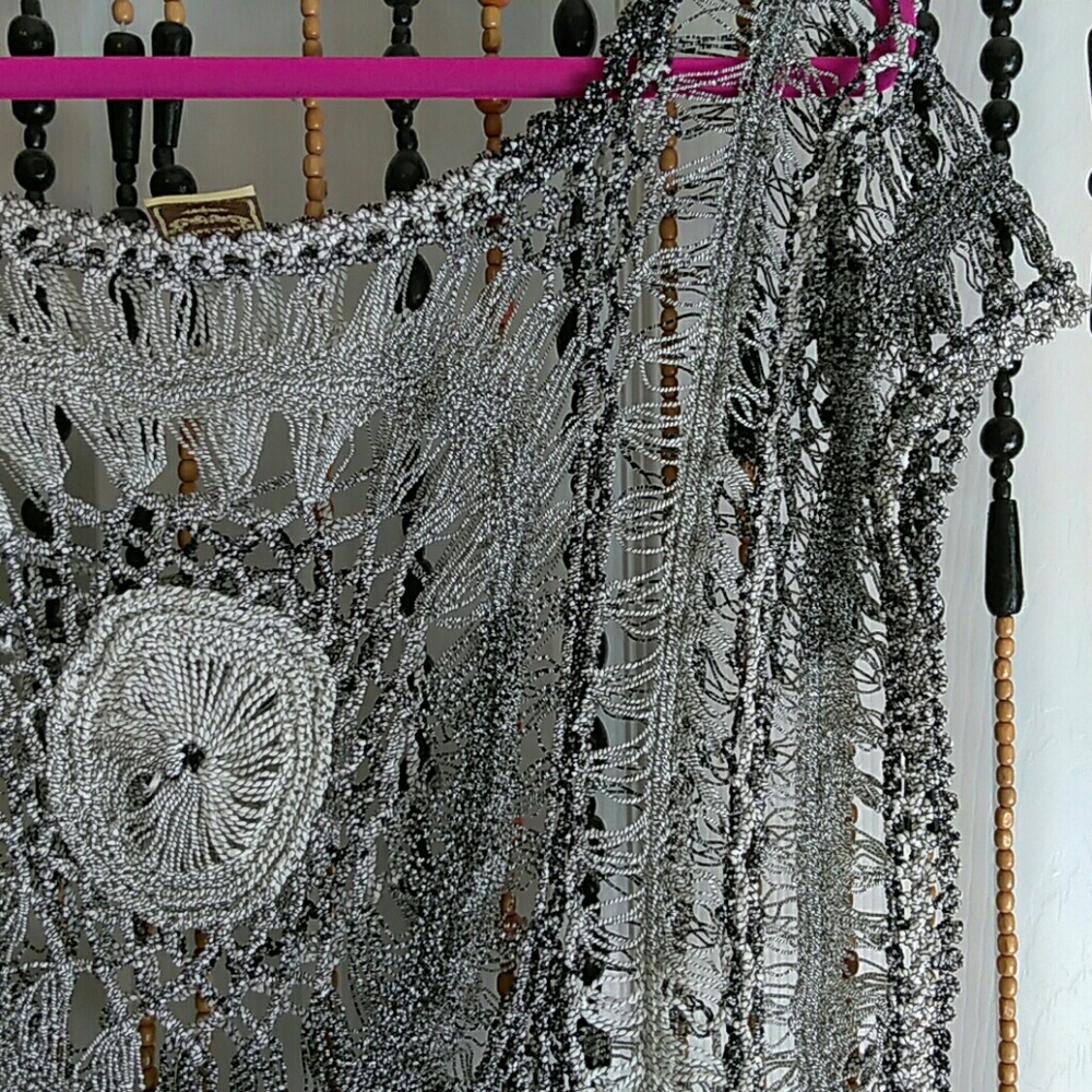 Blouse - Picture 2 of 3