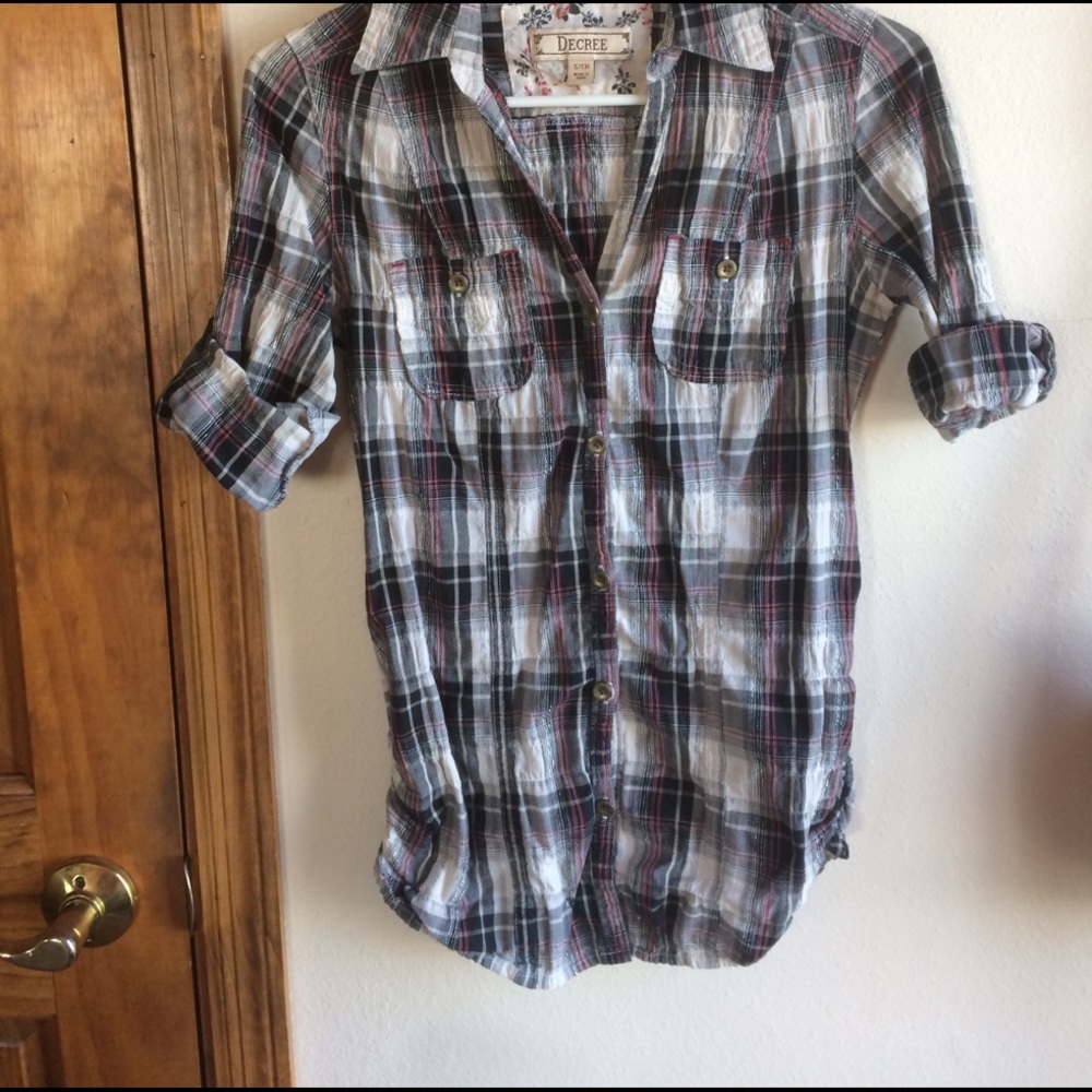 Decree plaid top small