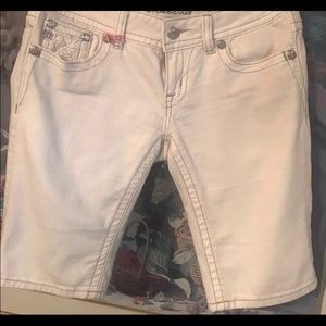 Miss Me Bermuda Shimmering Rhinestone White Lace