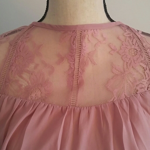 Lace blouse with Lace up back - Picture 2 of 4