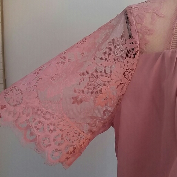 Lace blouse with Lace up back - Picture 3 of 4