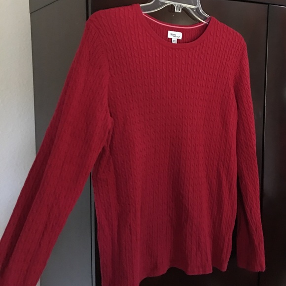 Red sweater - Picture 1 of 4