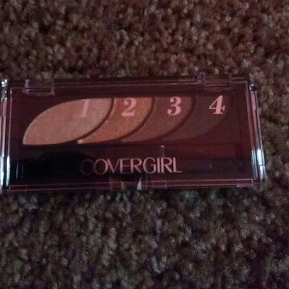 Makeup - Picture 2 of 3