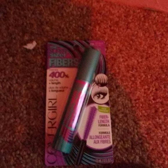 Makeup - Picture 3 of 3