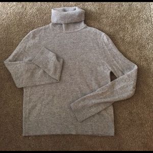 100% cashmere sweater by Equipment Femme 🌺