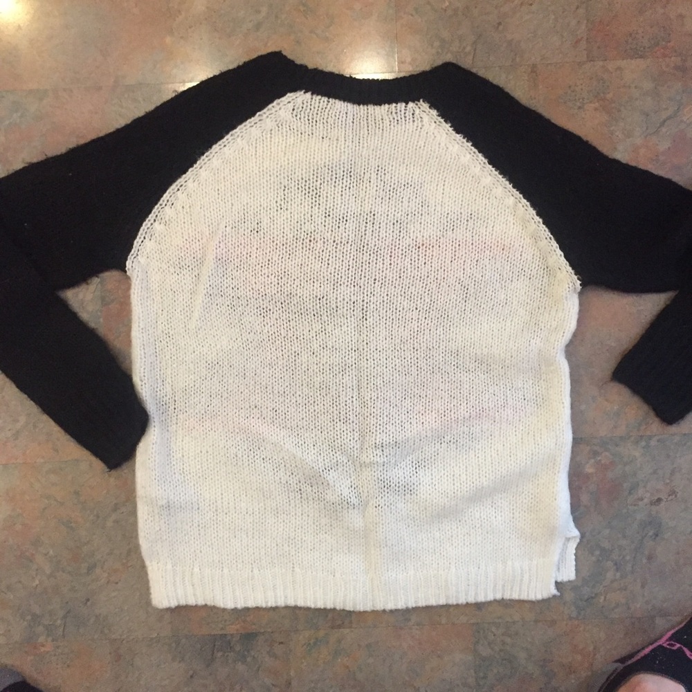 Geometric Design Sweater - Picture 2 of 2