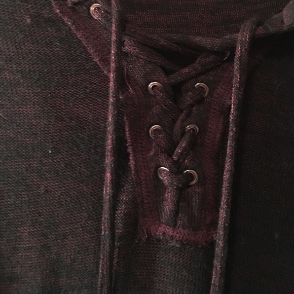 Long sleeve hooded sweatshirt - Picture 2 of 4