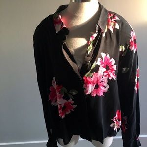 Floral button down blouse NWOT!