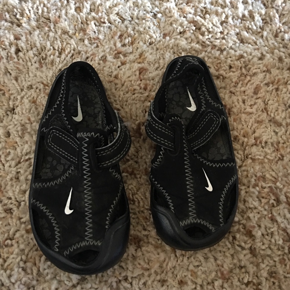 Boys Nike water showers