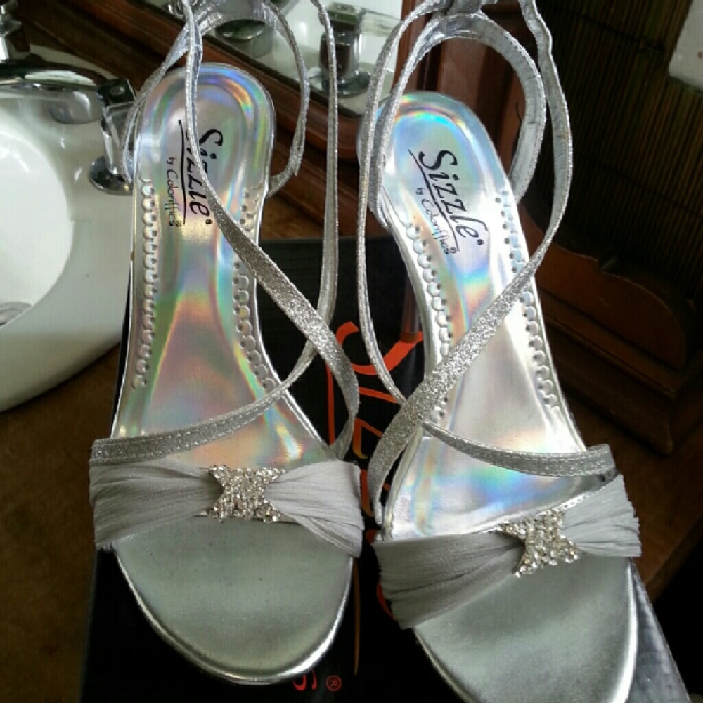 NWT Silver Prom/Dress Shoes by Sizzle