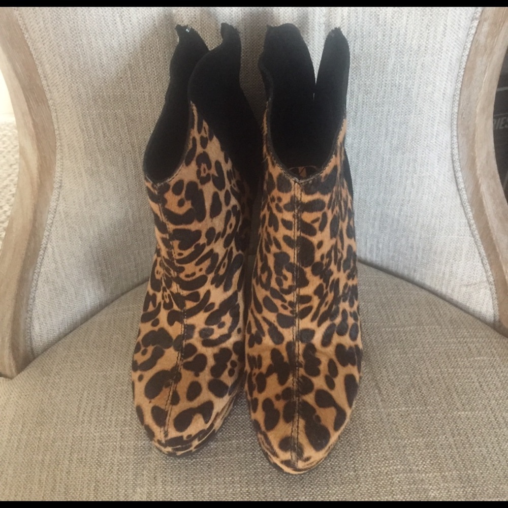 Kelsi Dagger leopard/black wedge booties
