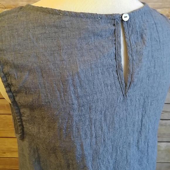 Small Ruffle and pintuck gauzy cotton chambray top - Picture 4 of 4