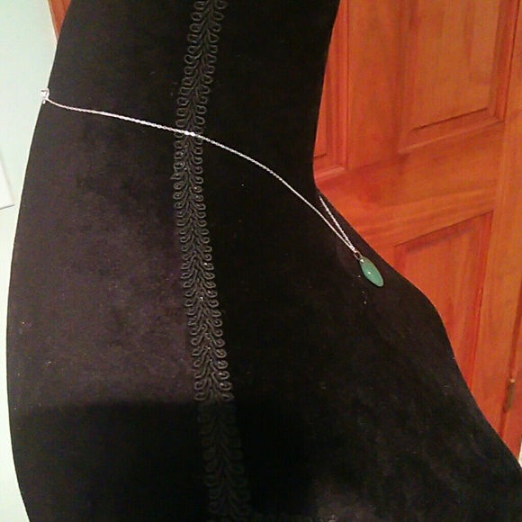 Sterling silver chain and genuine Jade pendant. - Picture 3 of 4