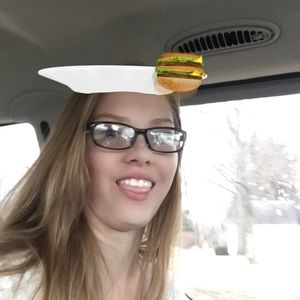 Meet your Posher, Alli