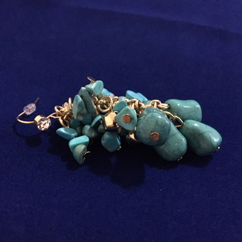 Fashion earrings with stones