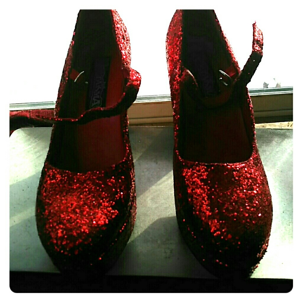 👠NWOT Funtasma Ruby Red Glitter👠Platform MJ's