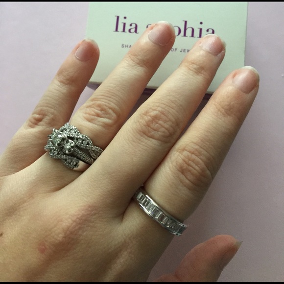 Perpetual Ring - Picture 2 of 3