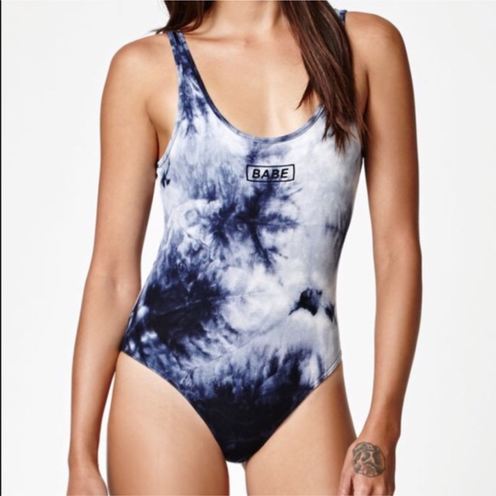 NWT Pacsun tie dye bodysuit