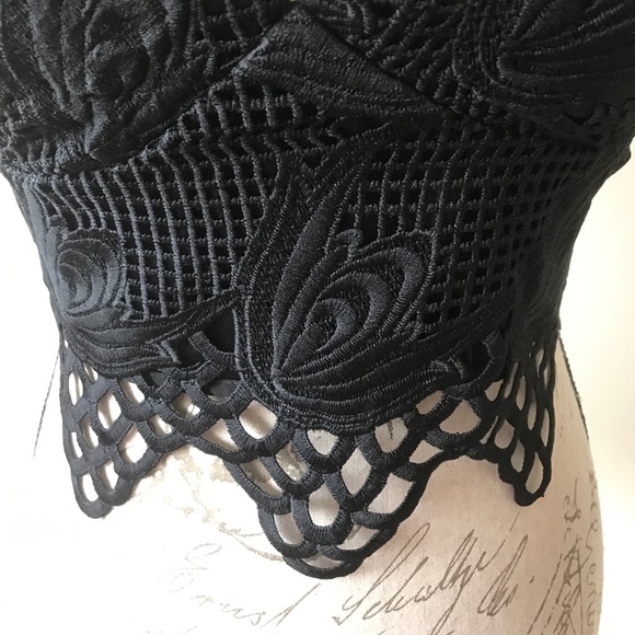 Sz XS/4 Bardot Crotchet Style Lace Crop Top - Picture 6 of 8