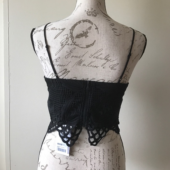 Sz XS/4 Bardot Crotchet Style Lace Crop Top - Picture 8 of 8