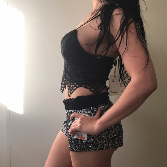 Sz XS/4 Bardot Crotchet Style Lace Crop Top - Picture 2 of 8