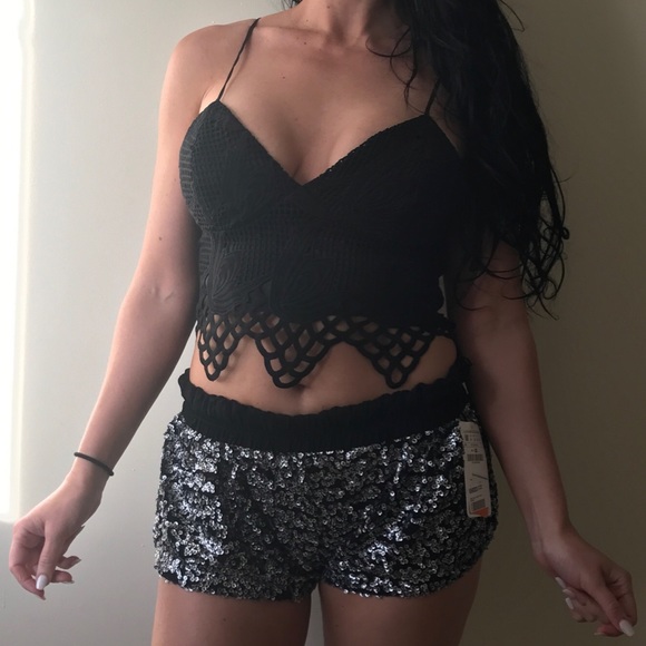 Sz XS/4 Bardot Crotchet Style Lace Crop Top - Picture 3 of 8