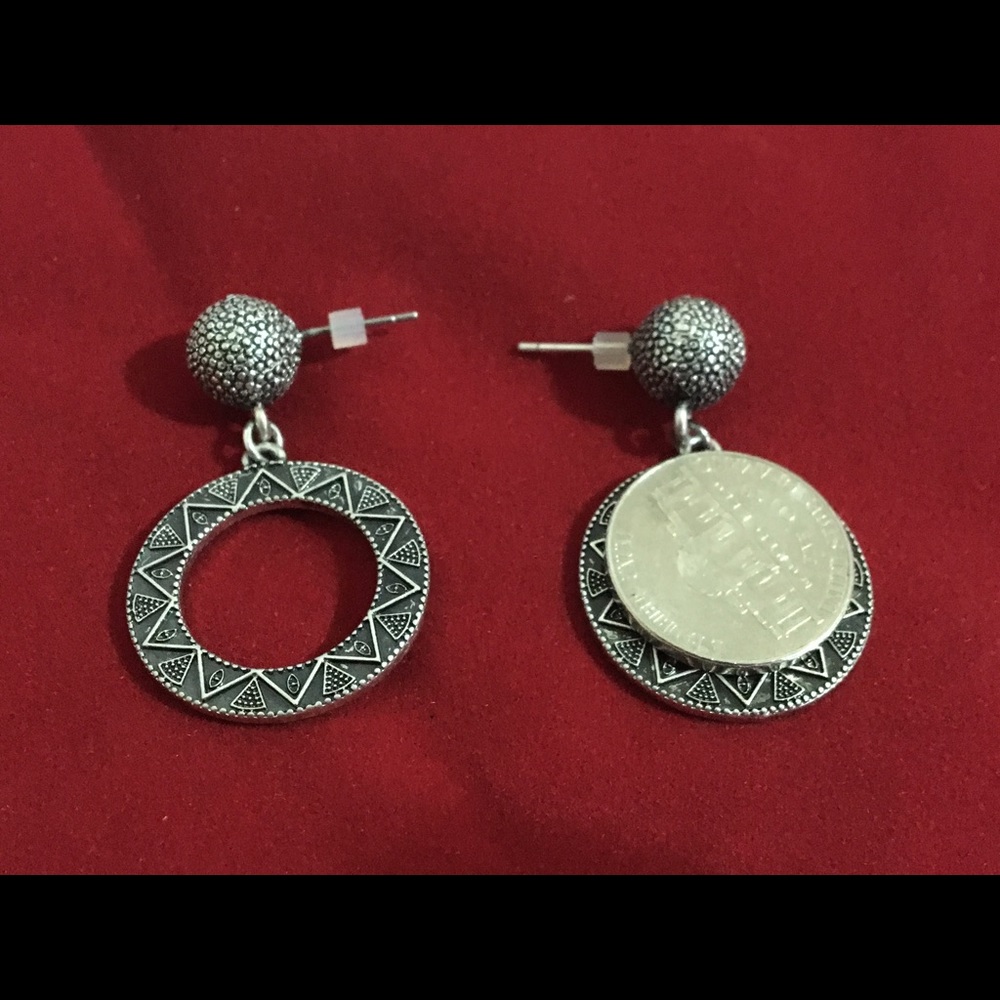 Authentic earrings - Picture 3 of 4