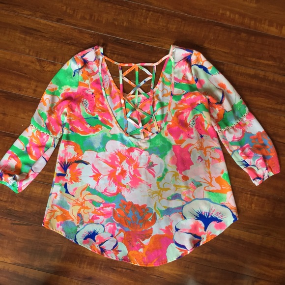 Bright floral sheer open back cross pattern top - Picture 3 of 4