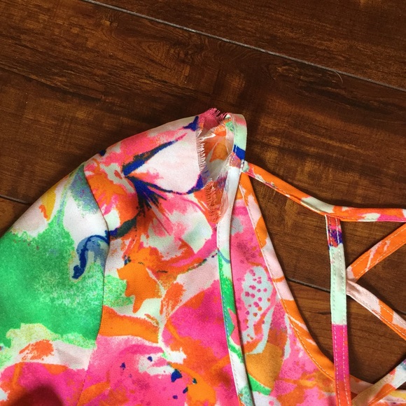 Bright floral sheer open back cross pattern top - Picture 2 of 4