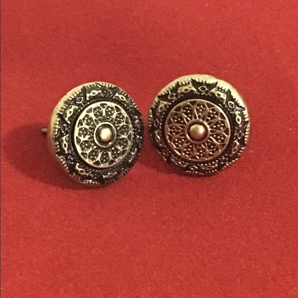 Small gorgeous earrings