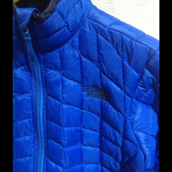 The North Face Boy's Thermoball Jacket - Picture 3 of 4