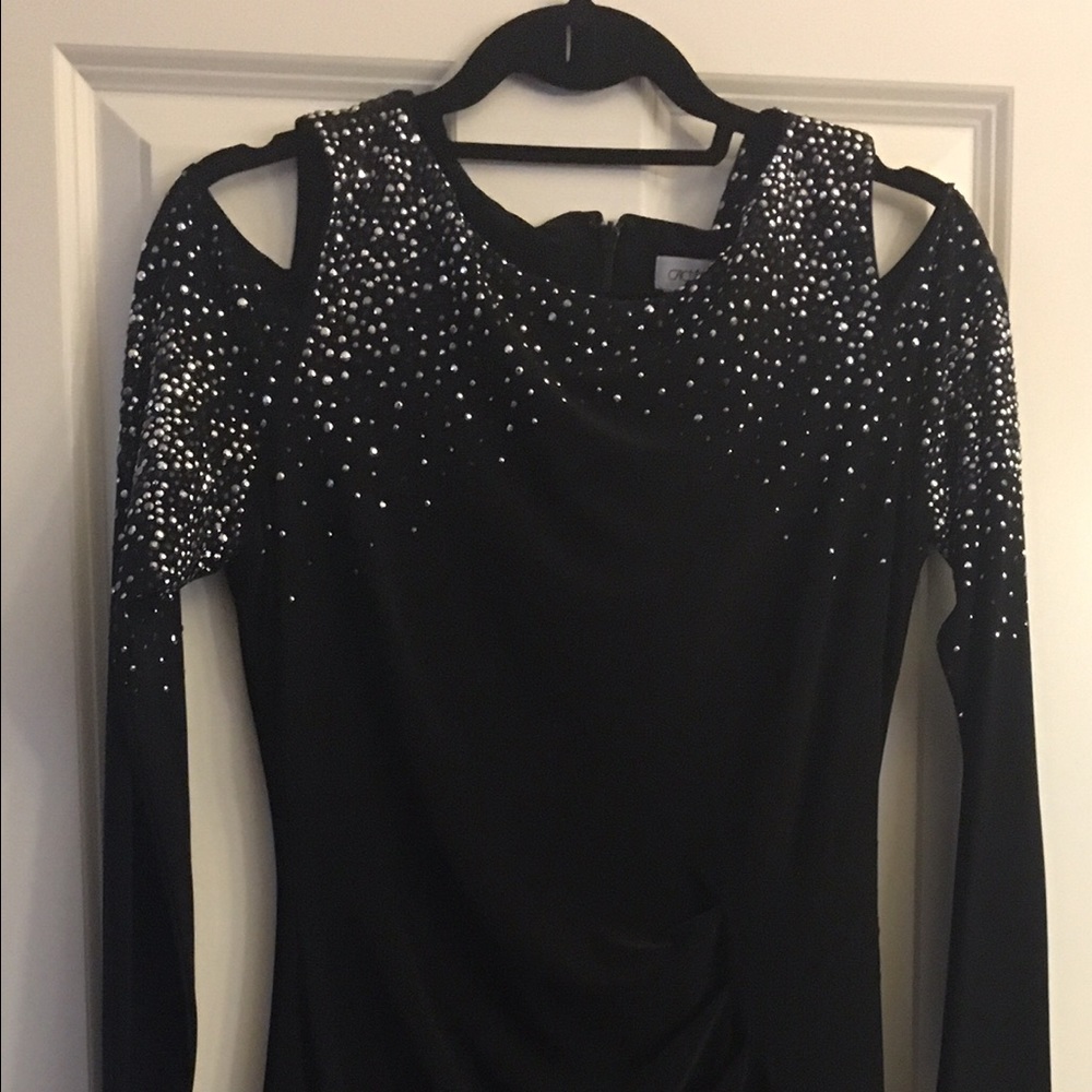 Cache "cold shoulder" dress