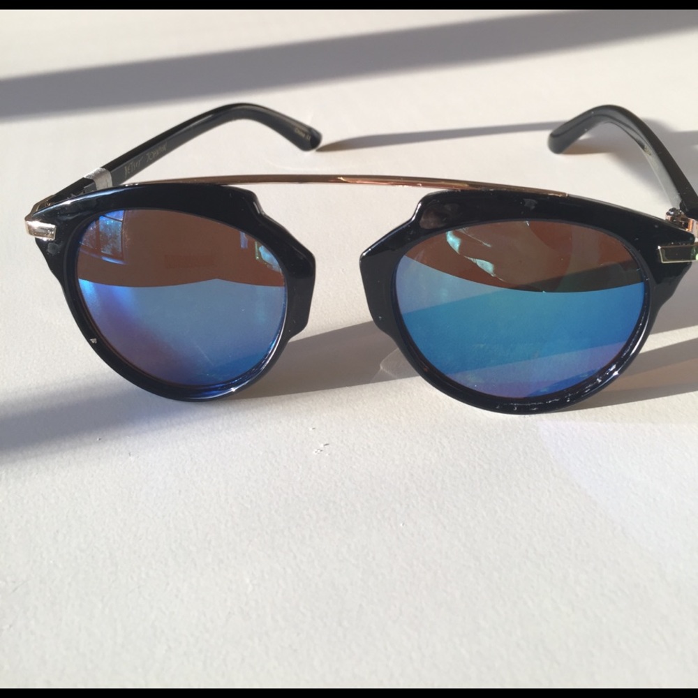 🚫🚫SOLD🚫🚫Betsy Johnson blue lens sunglasses.