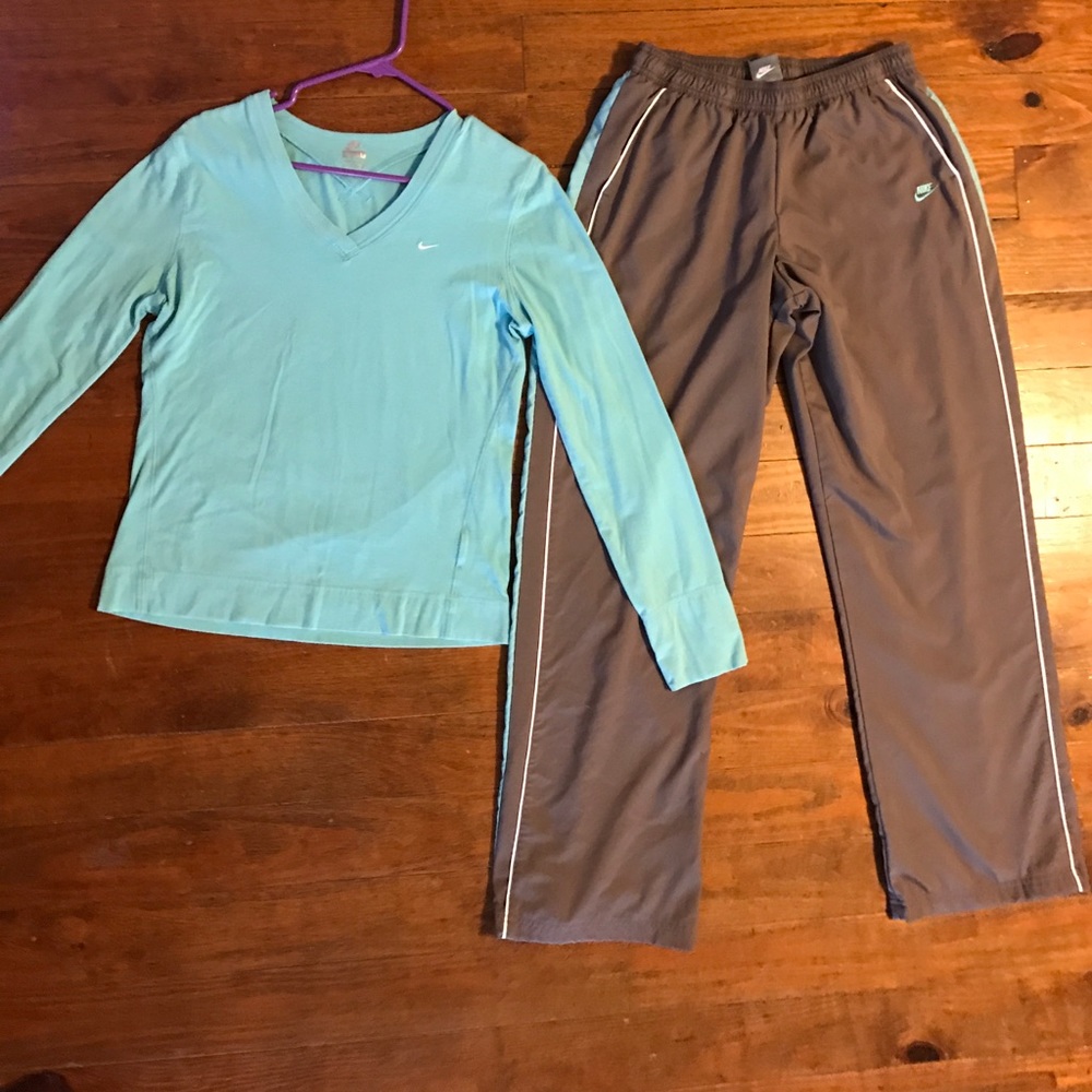 Nike outfit sizes L/M