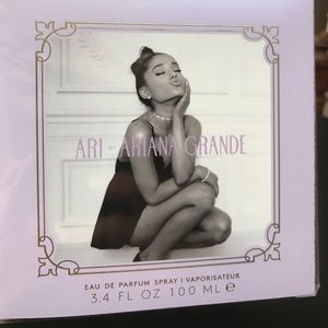 NIB Ari By Ariana Grande  Eau De Parfum Spray