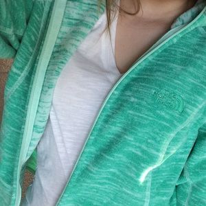 NWOT north face zip up!