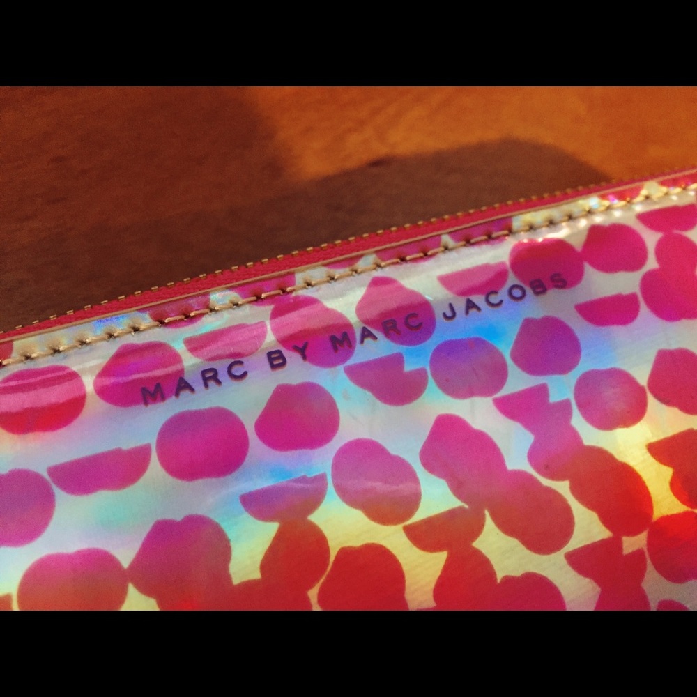 marc by marc jacobs Slim Zippy Holographic Wallet