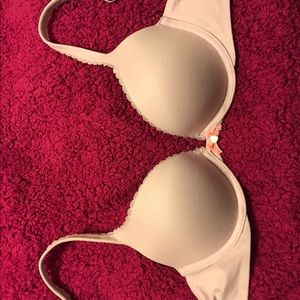 Victoria's Secret Body By Victoria Push Up Bra 32C