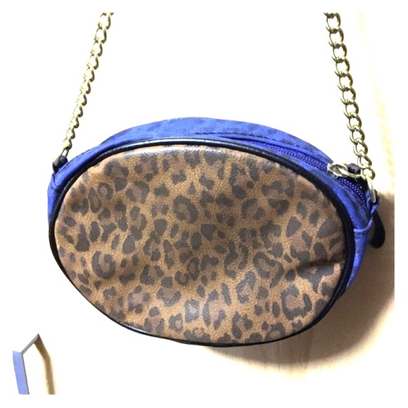 ‼️Last Chance! H&M Crossbody - Picture 2 of 4