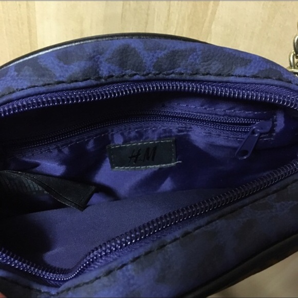 ‼️Last Chance! H&M Crossbody - Picture 3 of 4