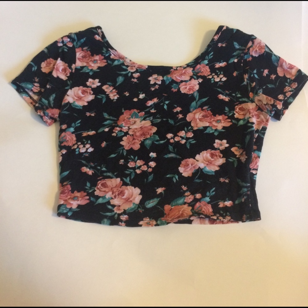 Nollie Crop Top