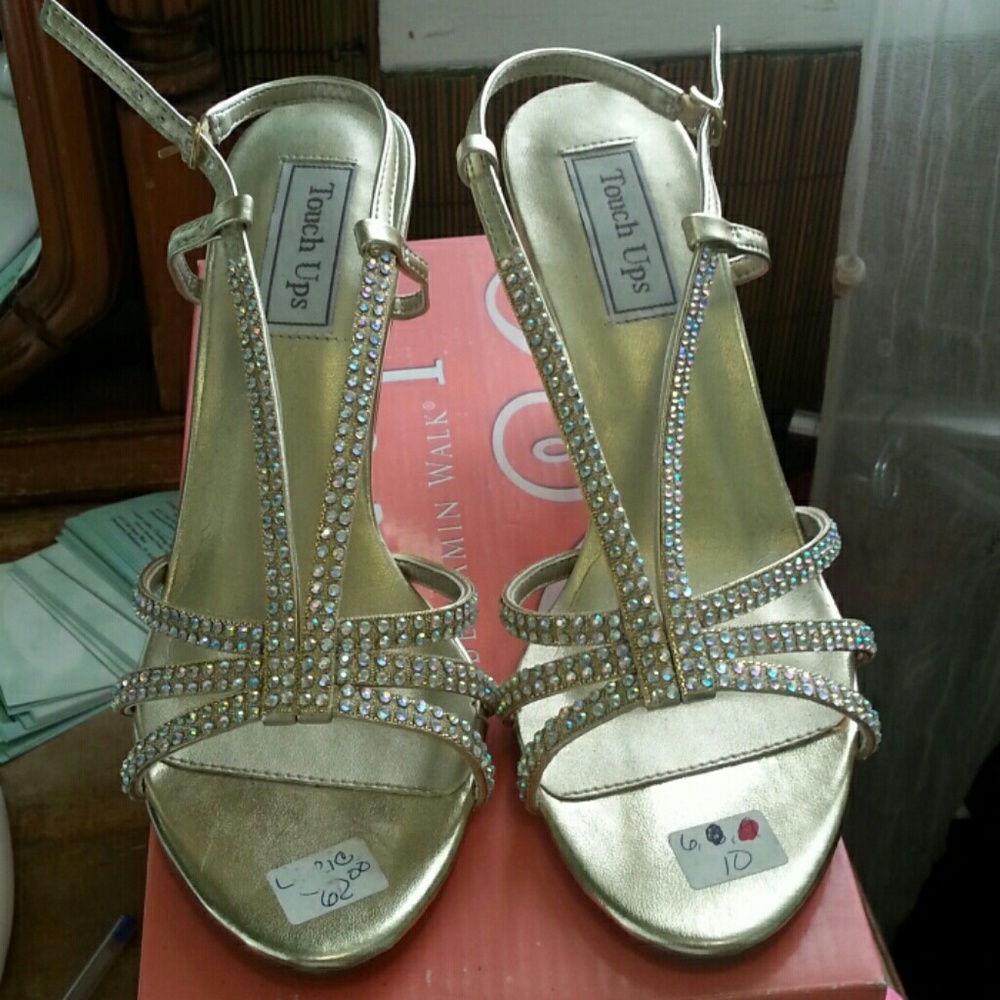 NWT Gold Metallic Dress Shoes w/ Crystal AB Stones