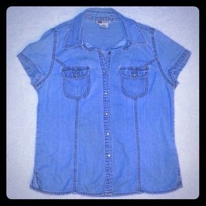 *Authentic* Soft denim button down top