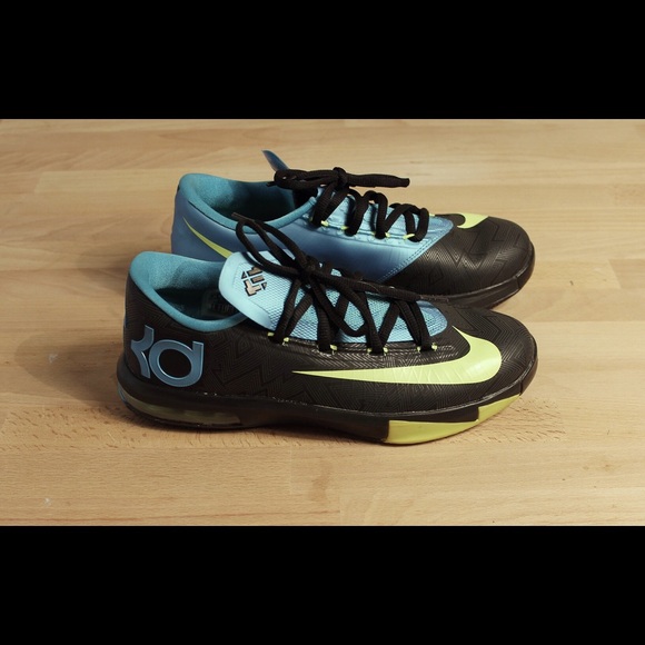 KD Nike Shoes / Size 5.5 / kids - Picture 1 of 3