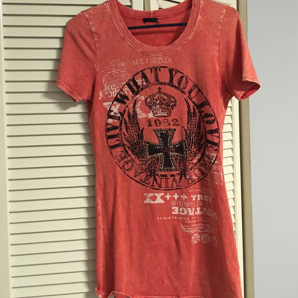 T-SHIRT