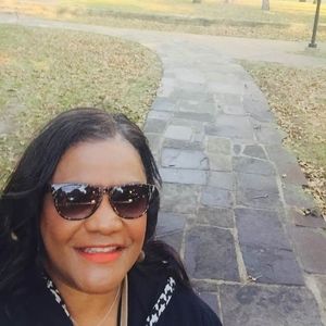 Meet your Posher, Joanie