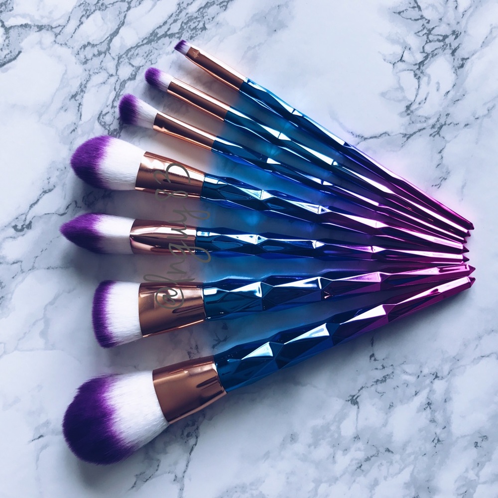 🦄 Rainbow Ombre Unicorn Brush Set 🦄 - Picture 2 of 3