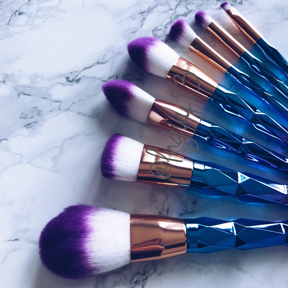 🦄 Rainbow Ombre Unicorn Brush Set 🦄 - Picture 3 of 3